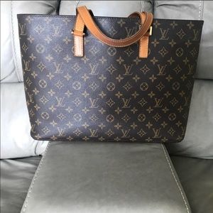 Authentic Louis Vuitton Tote Bag Luco‼️